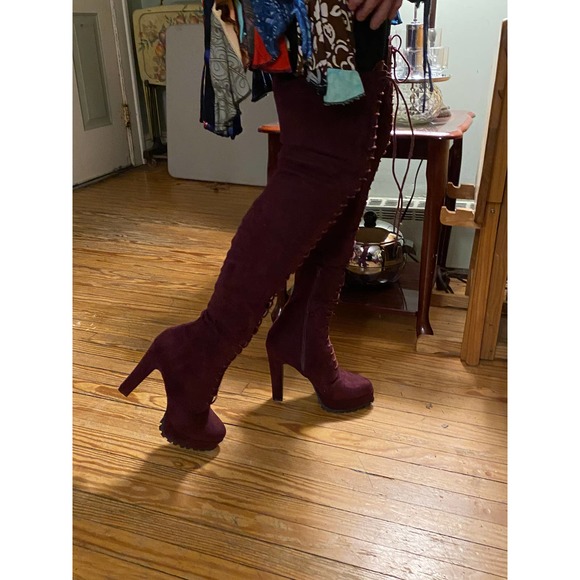 Remy Women thigh high lace up front suede boots Size 8.5 Purple - Picture 16 of 16